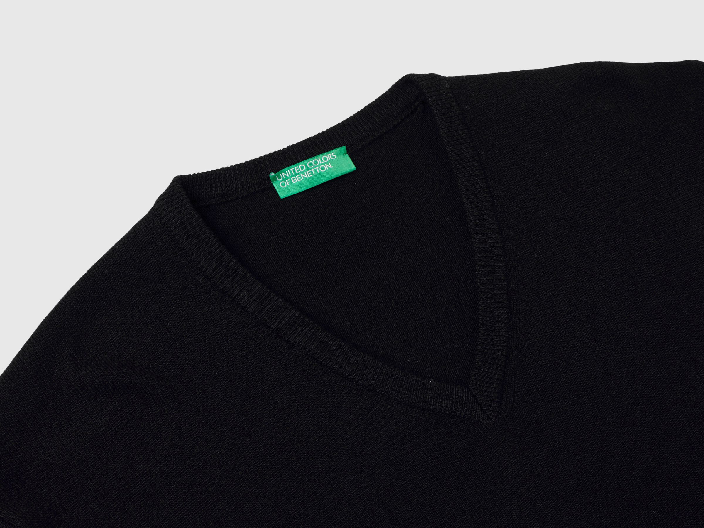V NECK SWEATER L/S Men image number 6